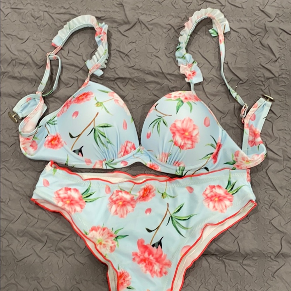 Bikini never worn
